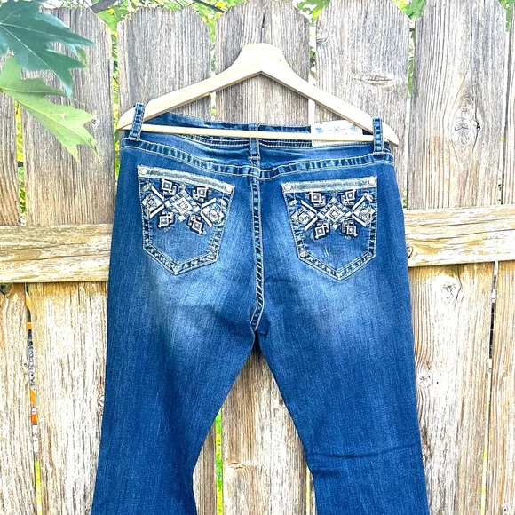 Grace in LA Dark Blue Denim Western Feathers Embellished Boot Cut Jeans Size 31 - Picture 5 of 12